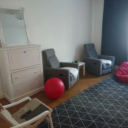 Keskustakolmio Apartment